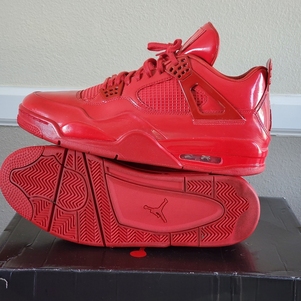 Air Jordan Retro 4